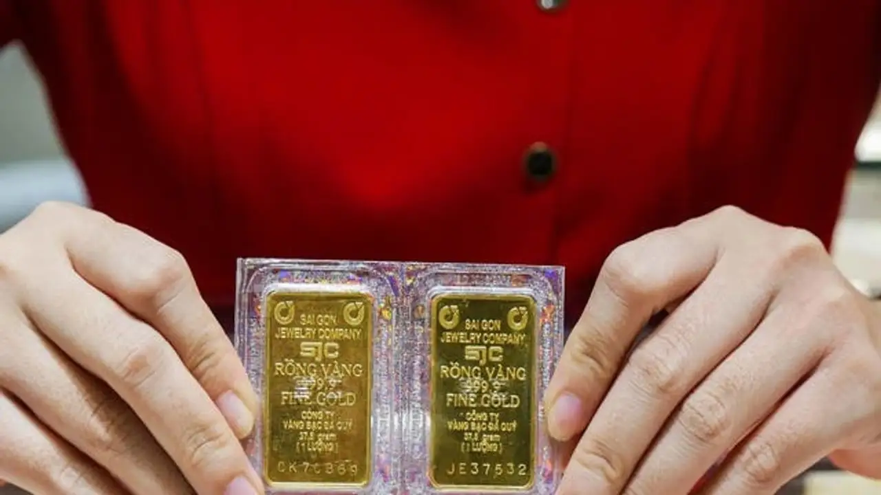 تراجع حاد في أسعار الذهب يفقد الأونصة مليون دونغ فيتنامي مطلع الأسبوع